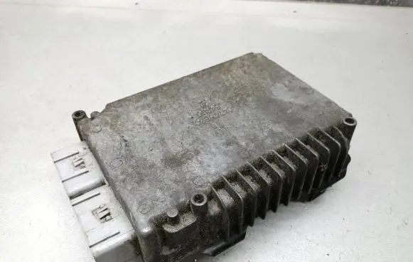 Chrysler Voyager Engine control unit/module 04727321AC 04745860