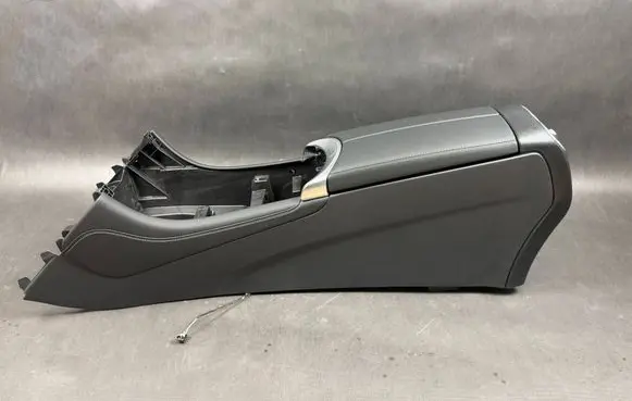 Mercedes-Benz C W205 Armrest A2055404913 A2059053005 A2056800650