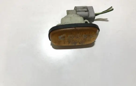 Toyota Corolla E100 Front fender indicator light