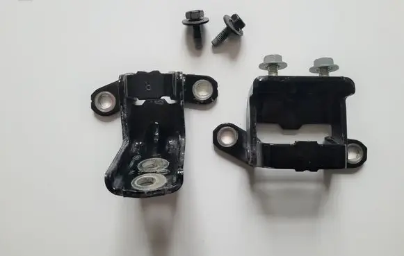 Nissan Leaf I (ZE0) Rear door hinge set 824003NA0A 824203NA0A 824003NA1A