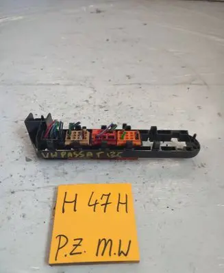 Volkswagen PASSAT B5 Fuse box set 8D1937545B