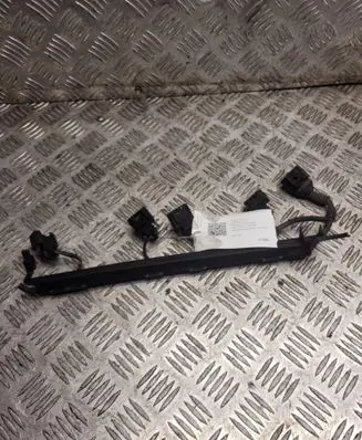 Volkswagen Golf III Fuel injector wires 037973202