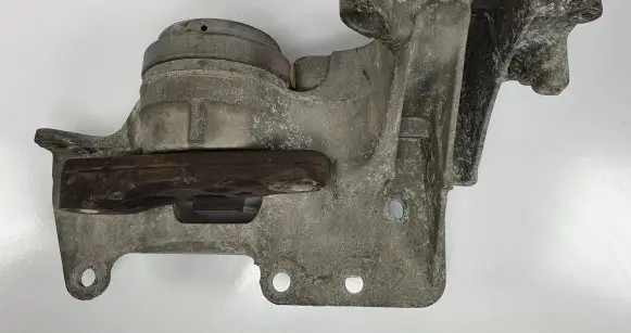 Renault Koleos I Gearbox mounting bracket F6040000