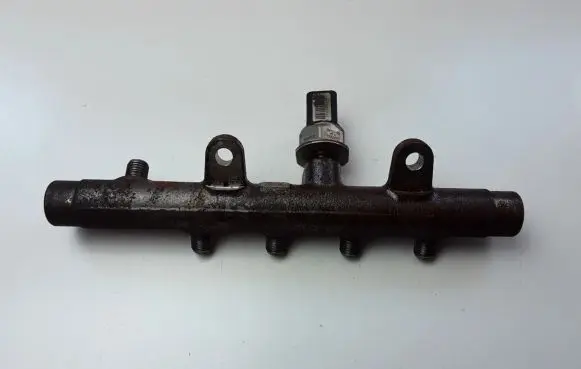 Renault Scenic III - Grand scenic III Fuel main line pipe 8200704212