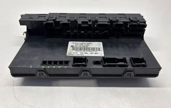 Mercedes-Benz C W203 Fuse module 2035451801