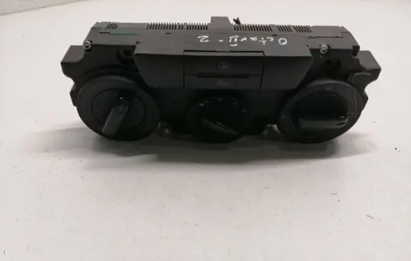 Skoda Octavia Mk2 (1Z) Climate control unit 1Z0819047 5HB00886500