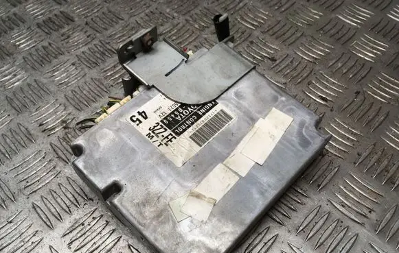 Toyota Avensis T220 Engine control unit/module 3ZZFE 1752005521S