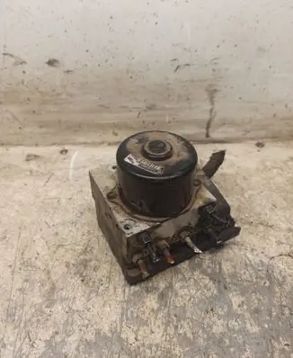 Volkswagen Golf IV ABS Pump 1J0907379G 1J0614117C