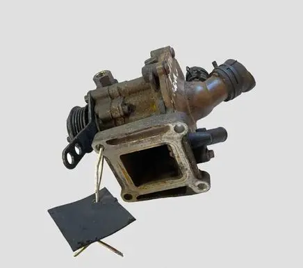 Ford Mondeo Mk III Power steering pump XS713A674BF