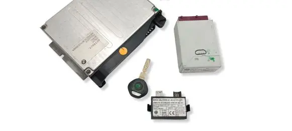 BMW 3 E36 Engine ECU kit and lock set 1429861 61358379502 61358380365