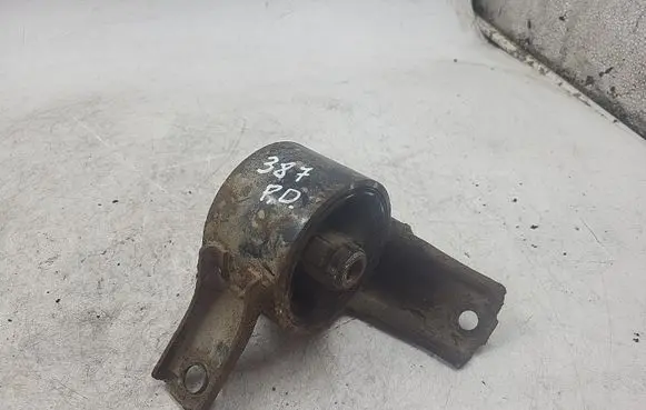 Mitsubishi Lancer X Engine mount bracket 
