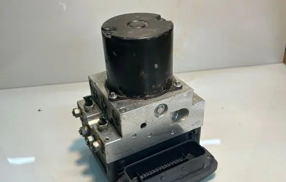 BMW X6 E71 ABS Pump 6775076 DSCE71 6775094