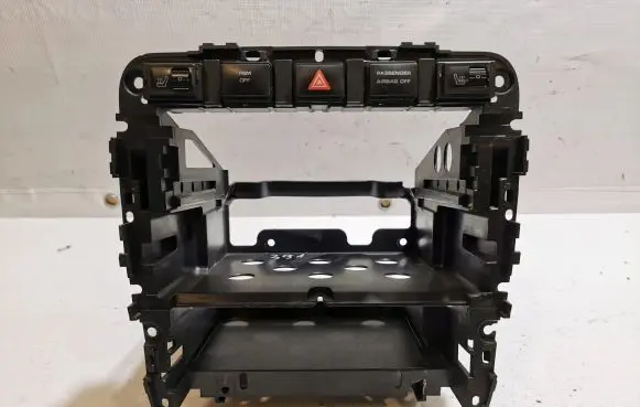 Radio/GPS head unit trim