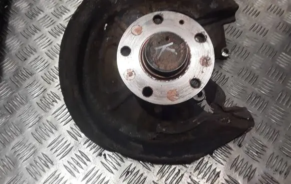 Rear wheel hub spindle/knuckle