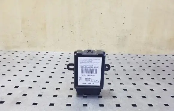 Ford Kuga II Light module LCM 7S7113K031CC VPAMFF13K031BC