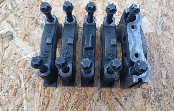 Renault Trafic II (X83) Crankshaft Holder 