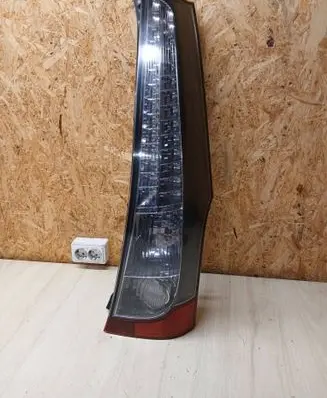 Mitsubishi Grandis Rear/tail lights 22087642