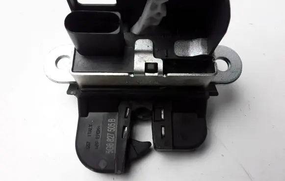 Loading door lock