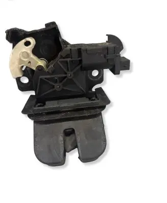 Audi A6 S6 C6 4F Tailgate/trunk/boot lock/catch/latch 8P4827505C