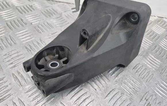 Mercedes-Benz S W222 Engine mount bracket A6422230100