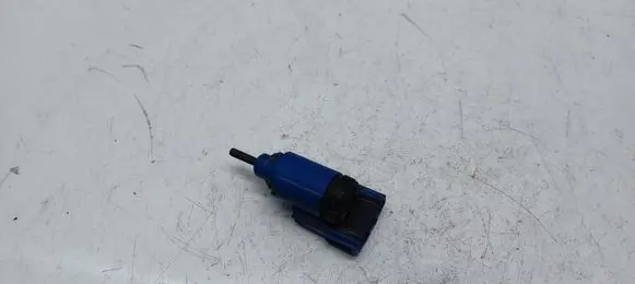 Volkswagen Golf IV Brake pedal sensor switch