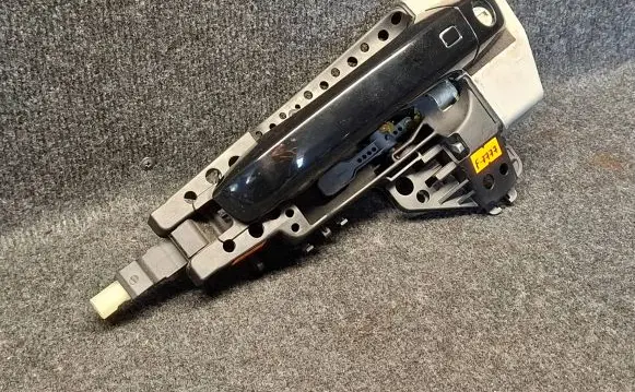 Audi A8 S8 D4 4H Front door exterior handle 4H1837885