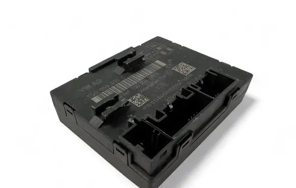 Audi A3 S3 8V Door control unit/module 5Q0959595E