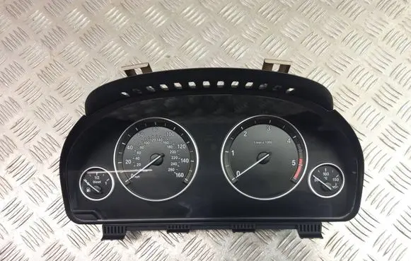 BMW 5 F10 F11 Speedometer (instrument cluster) 9249347