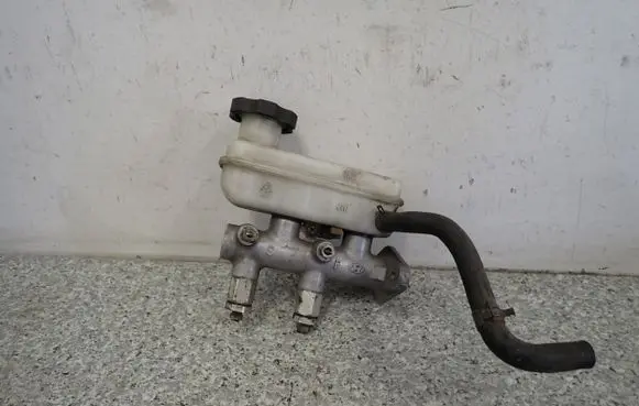 Hyundai Matrix Master brake cylinder