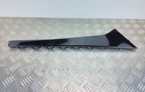 Audi Q8 Tailgate trim 4M8854872B