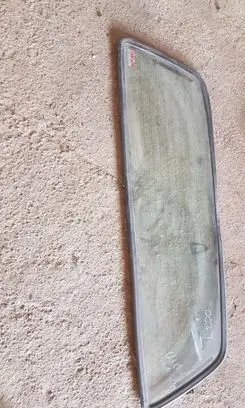 Mitsubishi L200 Opening tailgate glass 
