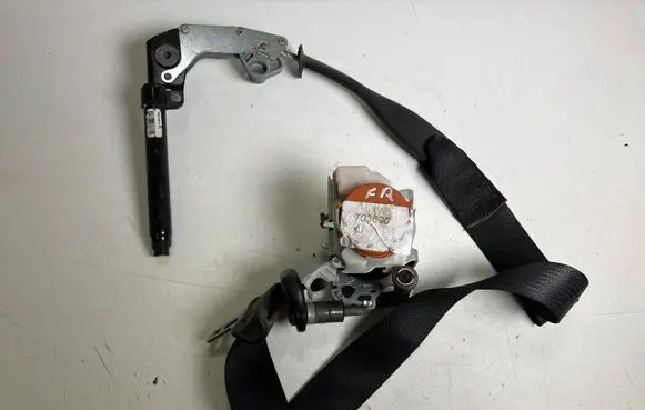Ford Mustang VI Front seatbelt FR3B63612D64AF