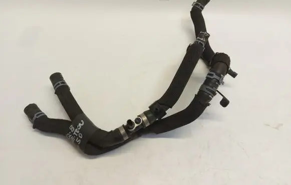 Engine coolant pipe/hose
