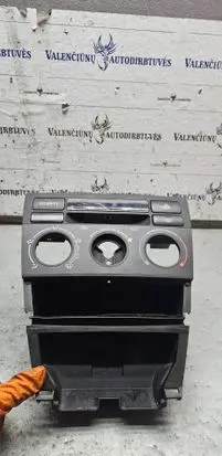 Toyota Corolla E120 E130 Climate control unit 5553302040