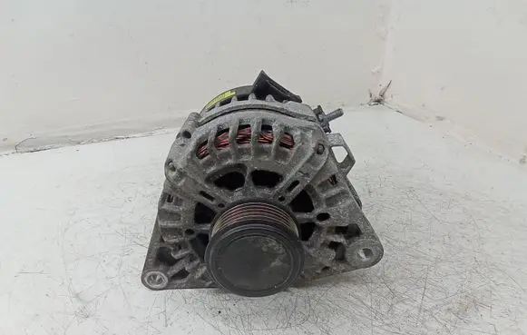 Hyundai ix35 Generator/alternator 373002A850 2611067