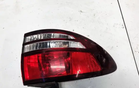 Toyota Previa (XR30, XR40) II Rear/tail lights 