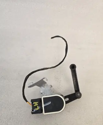 Volvo XC40 Rear air suspension level height sensor 32221958