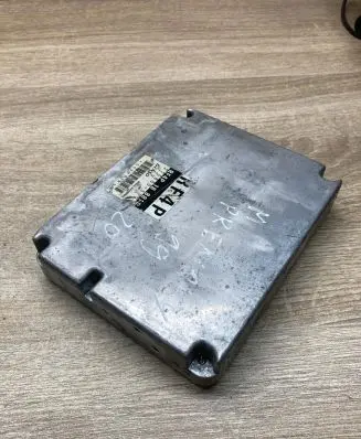 Mazda Premacy Engine control unit/module ECU 2758005773 RF4P18881D