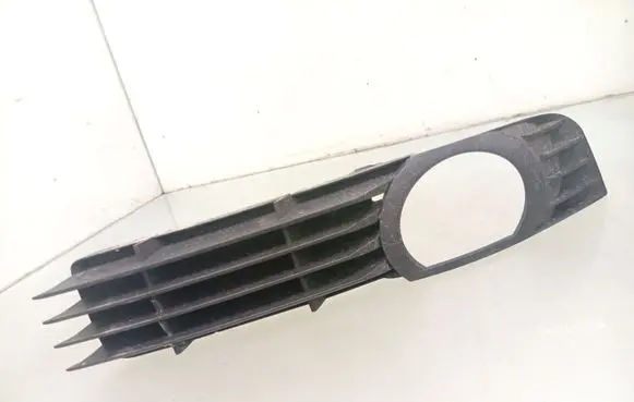 Audi A8 S8 D3 4E Front fog light trim/grill 4E0807682A