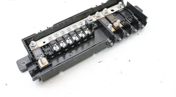 Jaguar XE Fuse box set P00108586