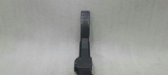 Mercedes-Benz R W251 Accelerator throttle pedal A1643000104