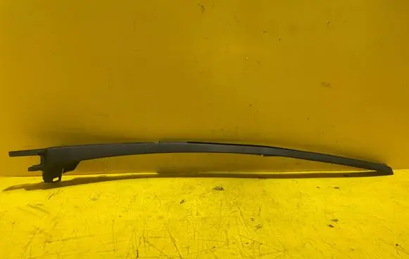 Renault Clio III Windshield trim 8200699928