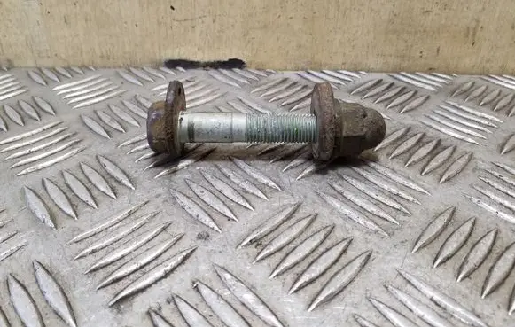 Nissan Qashqai Rear suspension camber bolt 