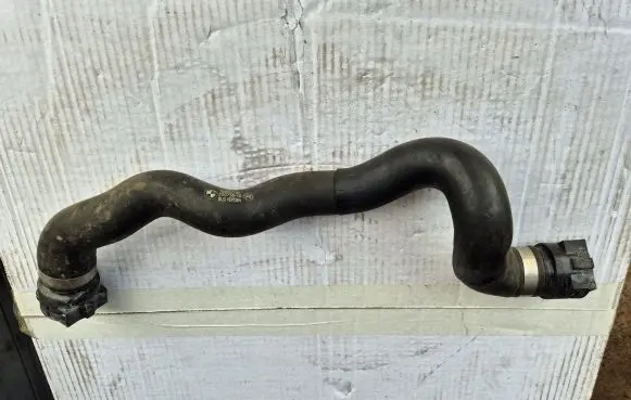 BMW X1 F48 F49 Engine coolant pipe/hose 7645521
