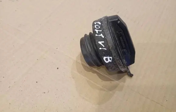 Mitsubishi Colt CZ3 Fuel tank filler cap MN139376