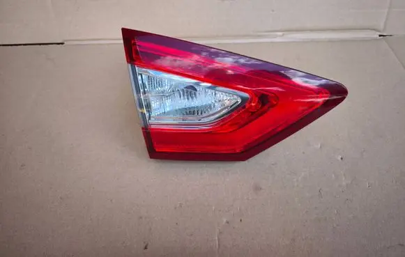 Tailgate rear/tail lights