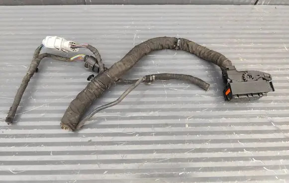 Audi Q3 F3 Engine installation wiring loom 4H0906235A