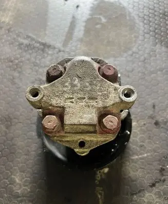 Porsche Cayenne (9PA) Power steering pump