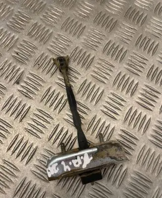 Toyota RAV 4 (XA30) Loading door check strap stopper 