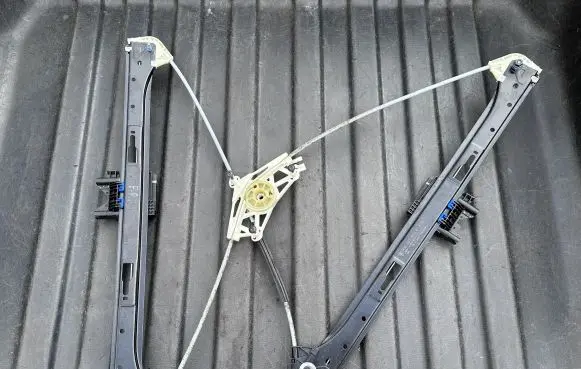 Porsche Macan (95B) Front window lifting mechanism without motor 95B837462A